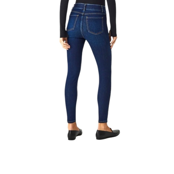 SPANX Ankle Skinny Jeans, Medium Wash size large - Picture 3 of 4